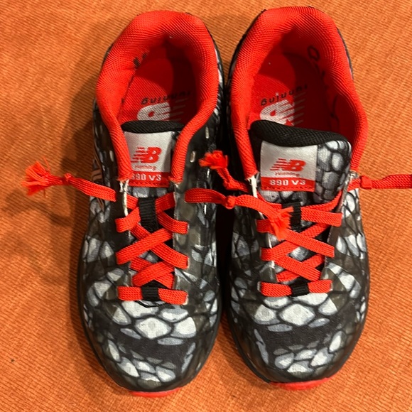 New Balance 890 V3 Sneakers size 11 Boy - Picture 2 of 8